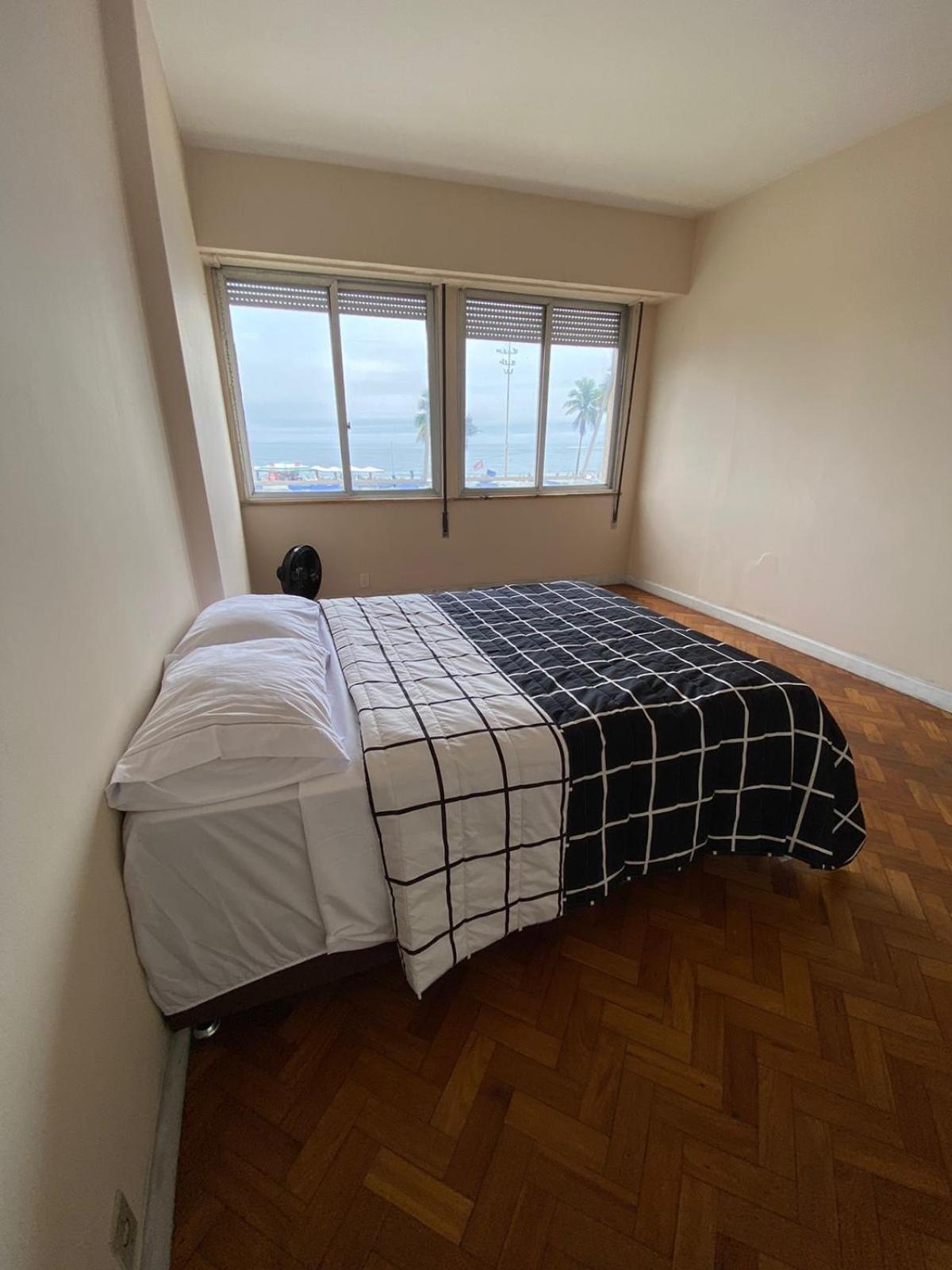 Apartamento Avenida Atlantica Frente Mar Vista Livre - 4 Quartos - Copacabana *
